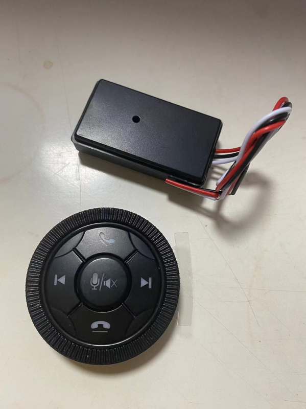 Kormánykerék módosított gomb – ABS+szilikon szerkezet, semleges márka