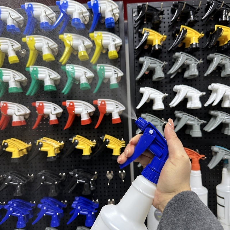 Jinyumi ručni raspršivač 750 ml za čišćenje automobila, s ultra-finom maglom, izdržljiva plastična boca