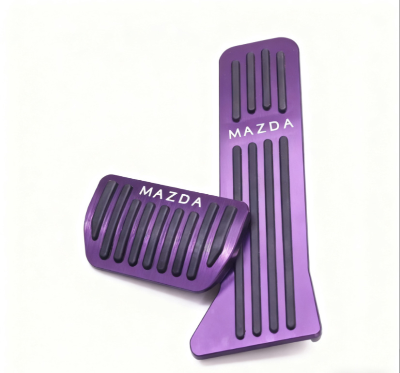 Set pedala od aluminijskog legura za Mazda ZE60 s protukliznom površinom; kompatibilan s automatskim mjenjačem; mogućnost prilagođavanja.