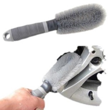 Autó kerékagy tisztító ecset puha anti-slip markolattal, drótos kerékagy ecset, anti-fagyasztó, többfunkciós eszköz a gumi- és kerék tisztításához