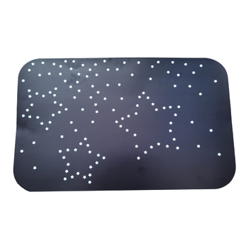 PVC autóablak matricája alfanumerikus mintával, ragasztással történő felhelyezés, logónyomtatás, testreszabás elérhető