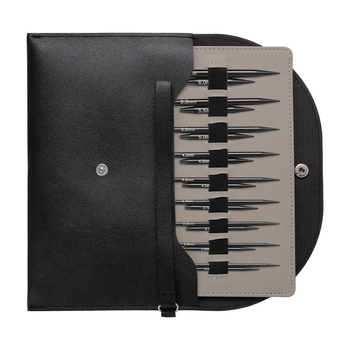 Комплект плетачни игли с разглобяеми дълги и къси кръгови игли; включва куки за плетене; марка Fu; обработка и персонализация по заявка.