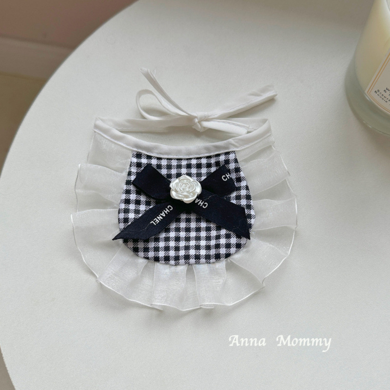 Állatbarát textil nyakbib díszes csipkével, kézzel kötött nyálkendő, univerzális macskáknak és kutyáknak, Jiangsu eredet, laza stílus