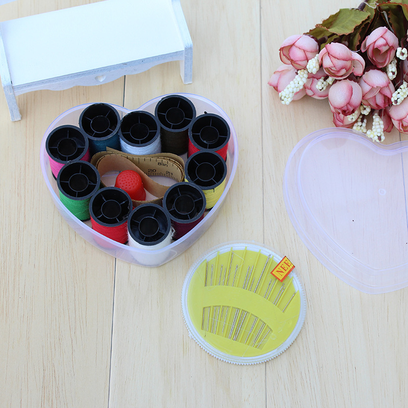 Шивашка кутия за шевни принадлежности, пластмасова, сърцевидна форма, кръгла, с 9 шпули, опаковка 240 броя