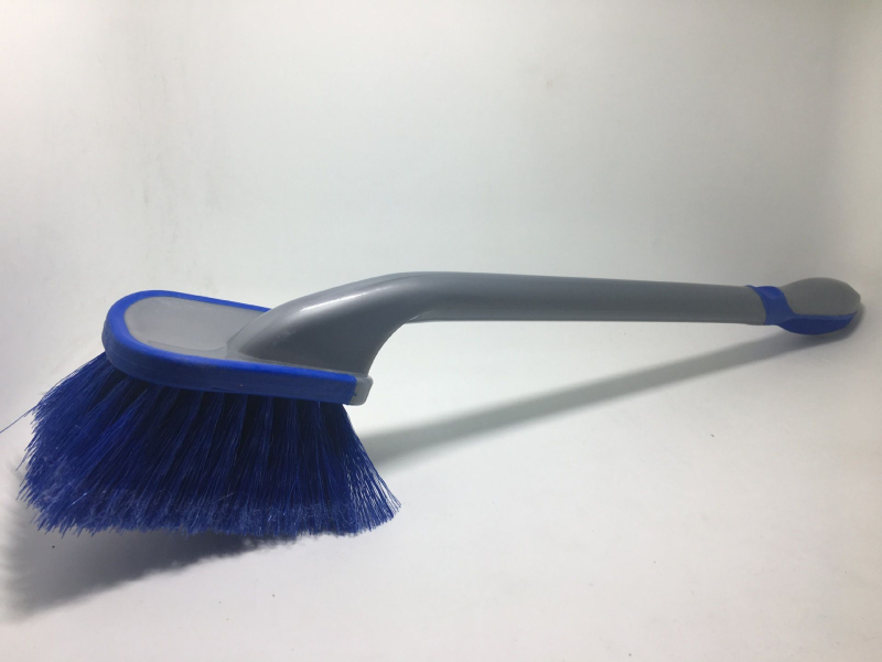 Hosszú nyélű kerékagy és gumi tisztító keféje – többfunkciós autóápolási ecset, anyagok: csavart gyapjú, PP és ABS műanyag