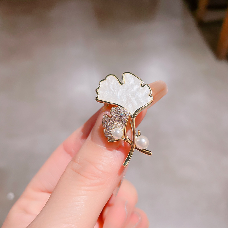 Broșă cu frunză de ginkgo, cupru, pentru femei, design floral luxos, placare electrolitică