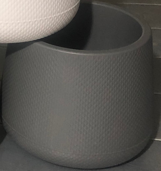 Posuda za cvijeće od PP, ekološki dizajn; pogodna za stolnu i podnu upotrebu; jednostavan i elegantan stil; pogodno za ured i kućno vrtlarenje.