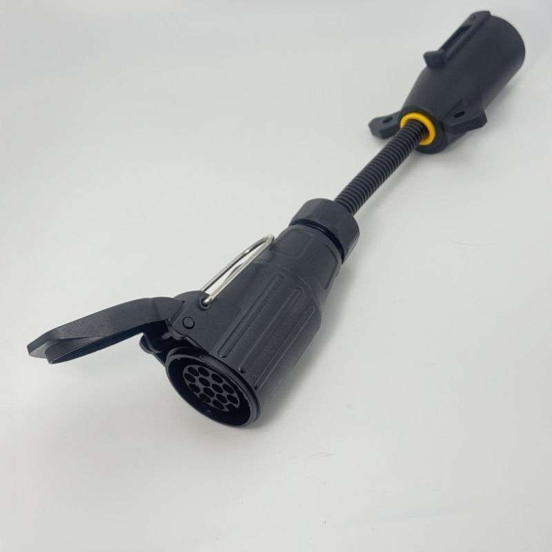 Adapter utičnice za prikolicu 7‑pin u 13‑pin, američko‑europski, nylon kućište, model QR1885, marka Qiangrong