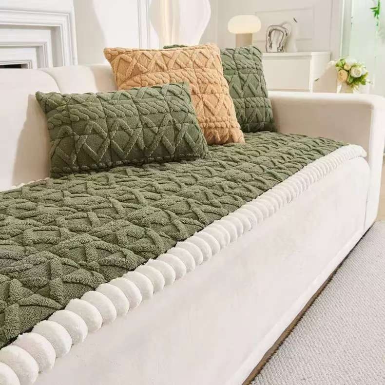 Jastuk za kauč – pliš, trosjedni kauč, minimalistički stil, jednostavan uzorak, navlaka za kauč