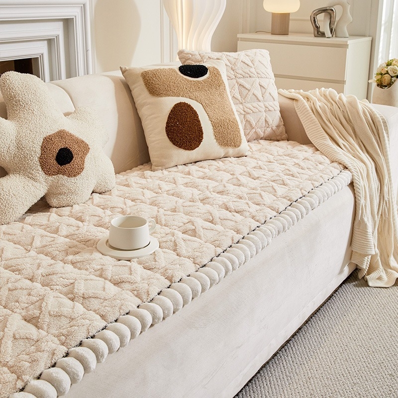 Jastuk za kauč – pliš, trosjedni kauč, minimalistički stil, jednostavan uzorak, navlaka za kauč