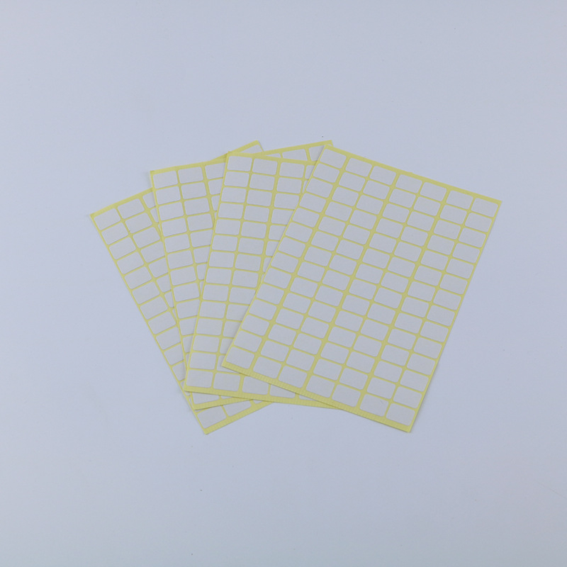 Plastična šivaća kutija s 26 pretinaca, ploča za navijanje konca za cross-stitch, ručni namotivač, prilagodljive opcije