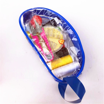 Hordozható PVC varrókészlet háztartási használatra, kézi varróeszközökkel és varrótartó dobozzal; 240 darabos csomag