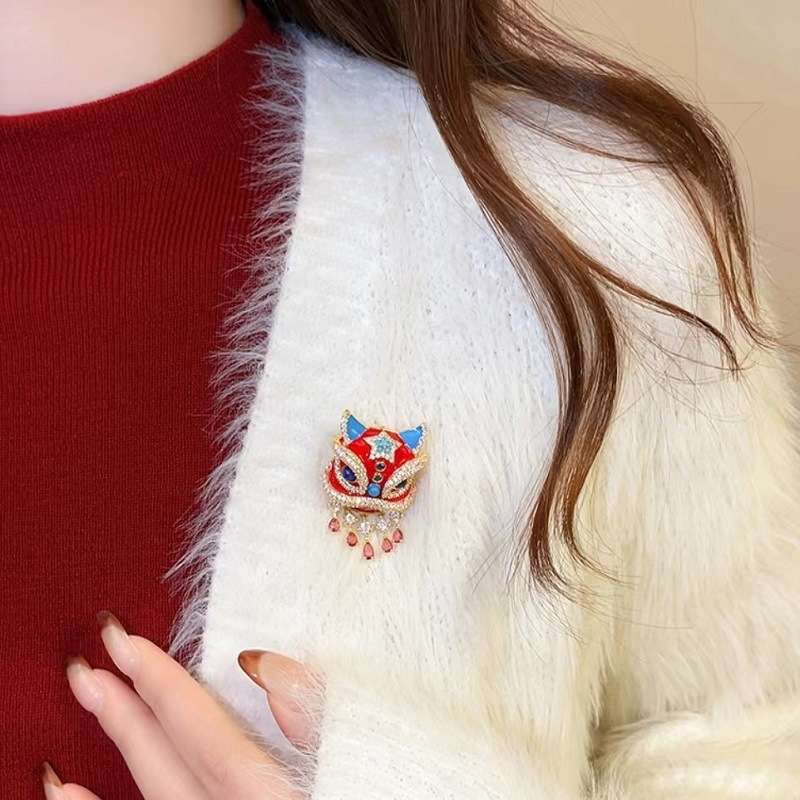 Lavova broš s kristalima, od legure, emajl, kineski stil, književno-retro, unisex, dekorativni pin, zimsko izdanje 2024