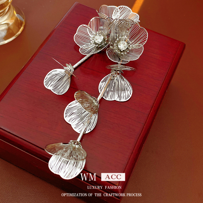 Broșă florală cu diamante și ciucuri, metal, stil lux pentru femei