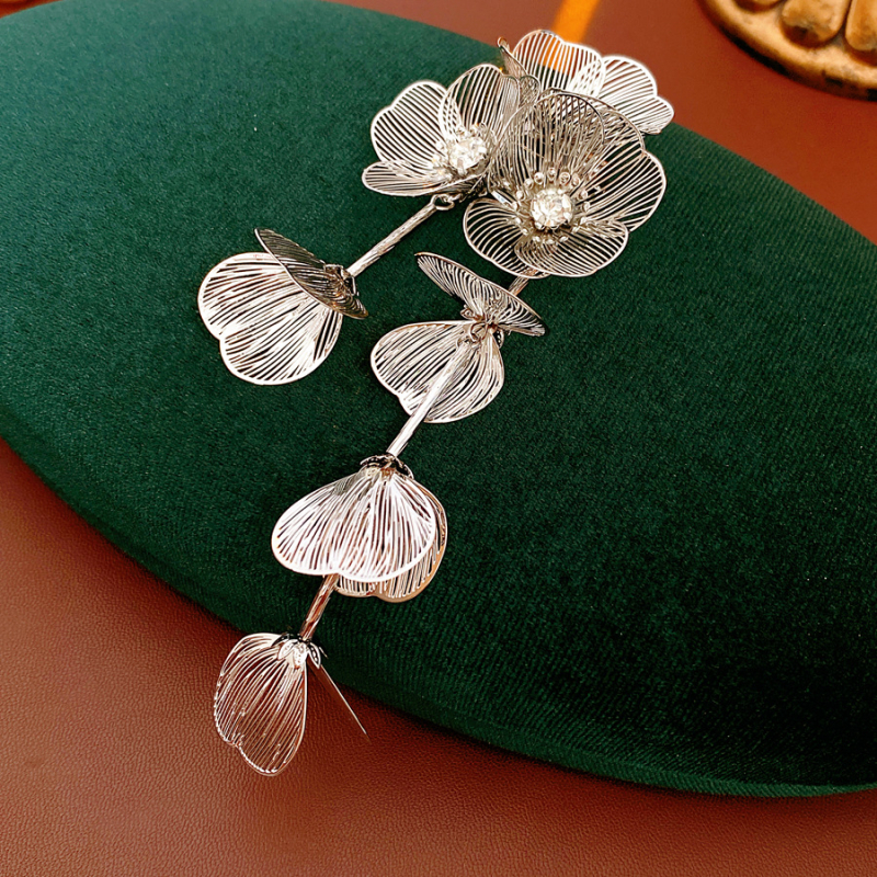 Broșă florală cu diamante și ciucuri, metal, stil lux pentru femei