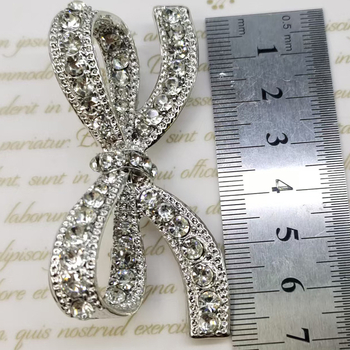 Μπρόζ από κράμα με γεωμετρικό σχέδιο σε σχήμα φιόγκο, διακοσμητική και σταθερή καρφίτσα για γυναικείες ενδυμασίες και τσάντες, Άνοιξη 2024