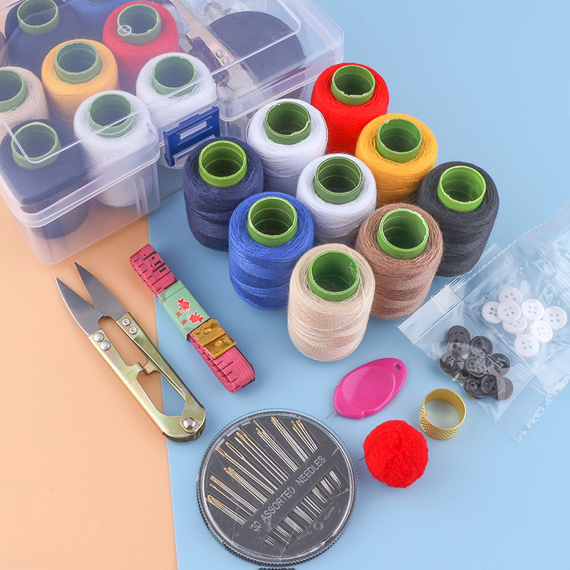 Σετ κλωστών ραψίματος σε διαφανή θήκη αποθήκευσης — πολυεστερικά νήματα