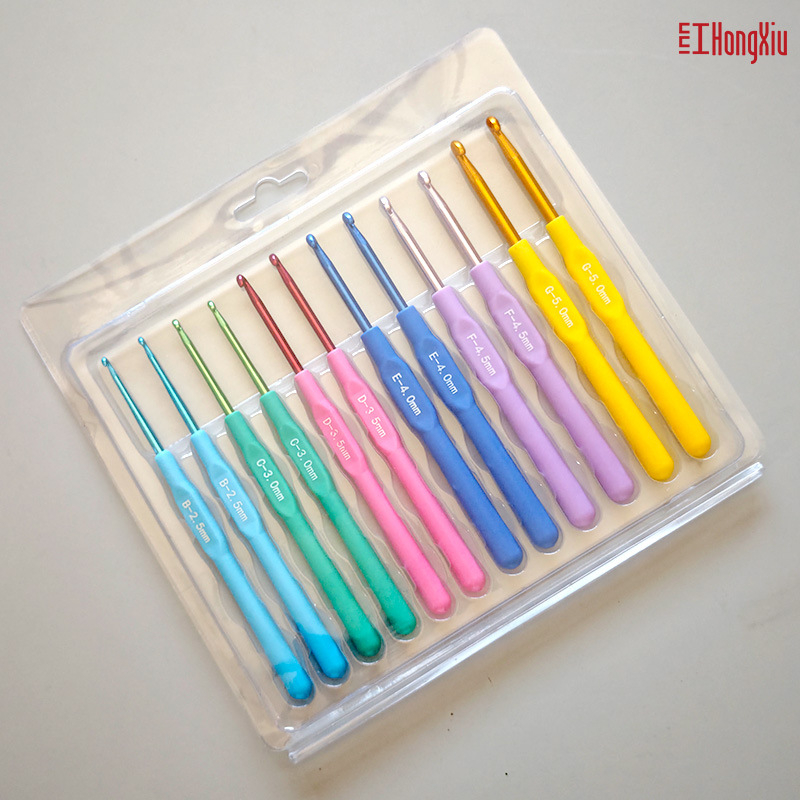 Set kukica za pletenje s šarenim plastičnim ručkama, 12 kom., aluminij oksidirajuće kukice, mjehuričasto pakiranje