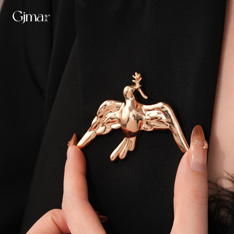 Καρφίτσα από κράμα σε μορφή πουλιού, μεταλλική λάμψη, στυλ Ευρώπη–Αμερική, ηλεκτροπλατινωμένο φινίρισμα