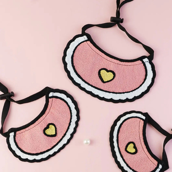 Kutyaszájnyál kendő, rajzfilmszerű stílus, négy évszak használatra, általános célú