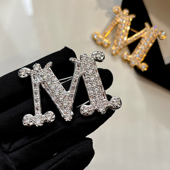 Bakrena broš s cirkonovim uložkom — francuski retro stil, dizajn s slovima, ukrasna funkcija