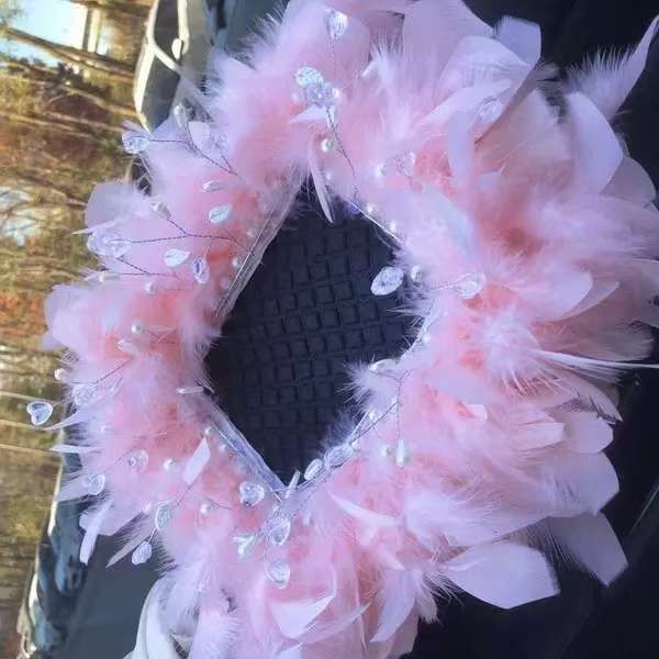 Protuklizna podloga za ploču upravljača automobila od silikonske gume, s dekorom bisera i pera