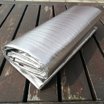 Kamp podloga - dvostrani aluminijski film (EVA), otporna na vlagu, vodootporna; Težina 100–400 g; Pogodno za jednu/dva/više osoba