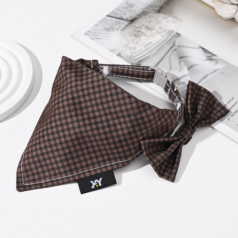 Háziállatoknak szánt háromszög kendő – pamut, kockás minta, twill szövés, nyomtatott felület