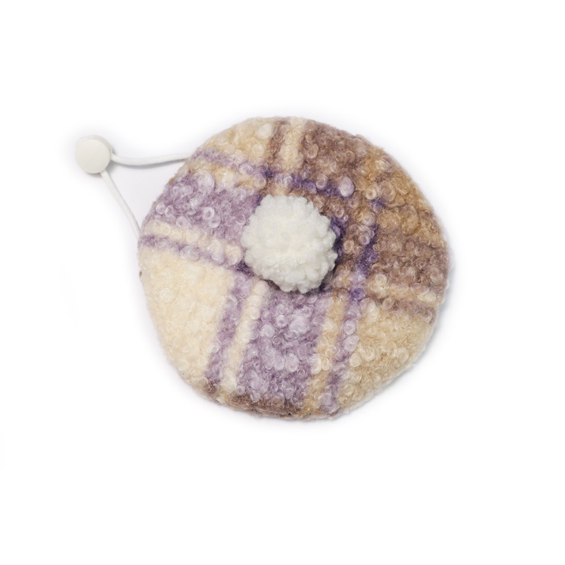 Gyapjúból készült plüss háziállat-kosztüm kockás mintával macskáknak és kutyáknak, brit stílusú béret és palást, meleg és aranyos