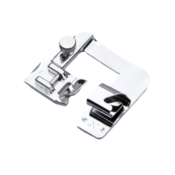 Varrógép tartozék: felhajtható élű talp, overlock tű és zsinór, modell 6290, otthoni használatra.