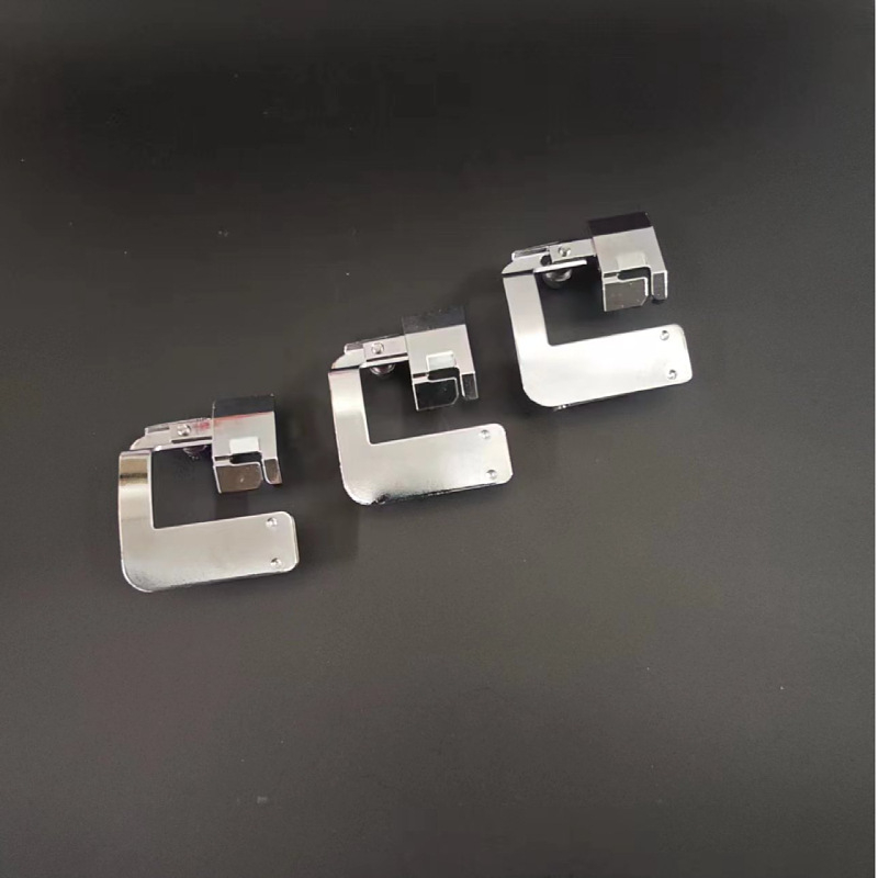 Varrógép tartozék: felhajtható élű talp, overlock tű és zsinór, modell 6290, otthoni használatra.