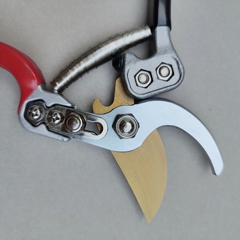 Rozsdamentes acél kerti metszőolló, erőfeszítést spóroló kialakítás, vastag ágakhoz és gyümölcsfákhoz