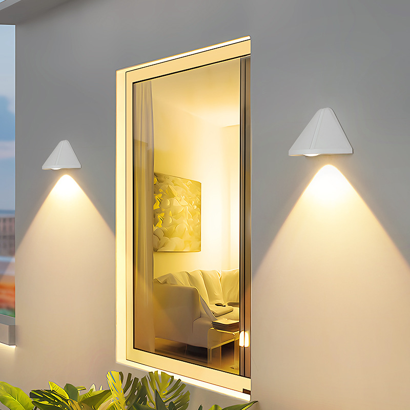 Vanjska zidna svjetiljka | Model DGBD8204; Aluminijsko kućište; Moderni minimalistički stil; Kontinuirano osvjetljenje 6–12 sati