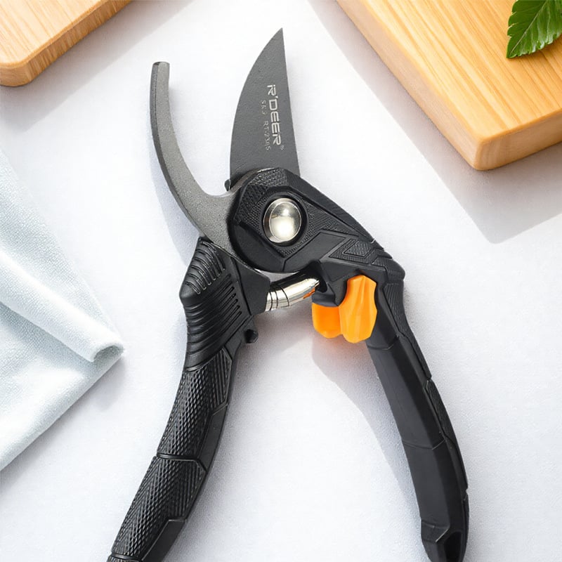 Vrtne škare SK5, ergonomski dizajn za lakše podrezivanje, za voćna stabla, cvijeće i bonsai; režu debele grane