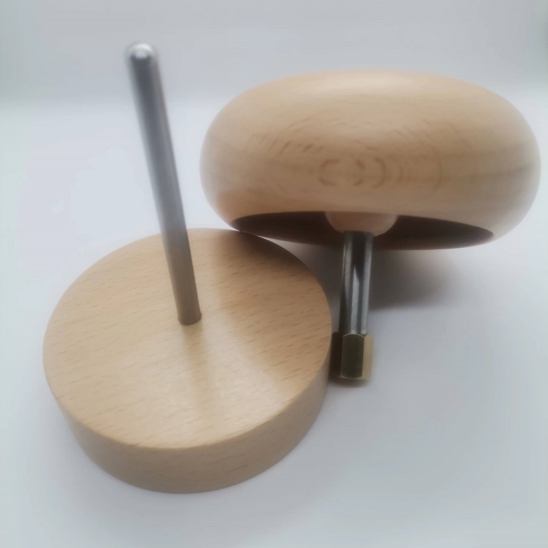 Uređaj za navlačenje perli — okretni spinner od čvrstog drveta, jednostavan dizajn; pakiranje 50 komada, bruto težina 25 kg