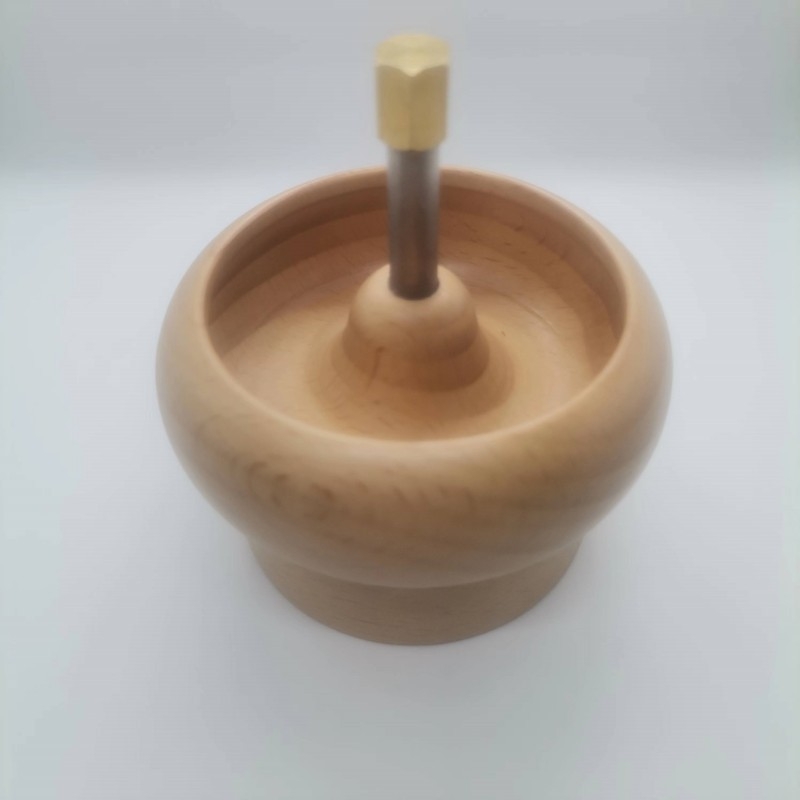 Uređaj za navlačenje perli — okretni spinner od čvrstog drveta, jednostavan dizajn; pakiranje 50 komada, bruto težina 25 kg