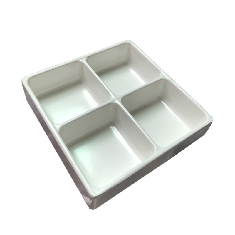 Меламиново блюдо с четири секции за гарнитури — квадратна форма, модерен минималистичен стил; подходящо за хотели, хранене, кафе и чай.