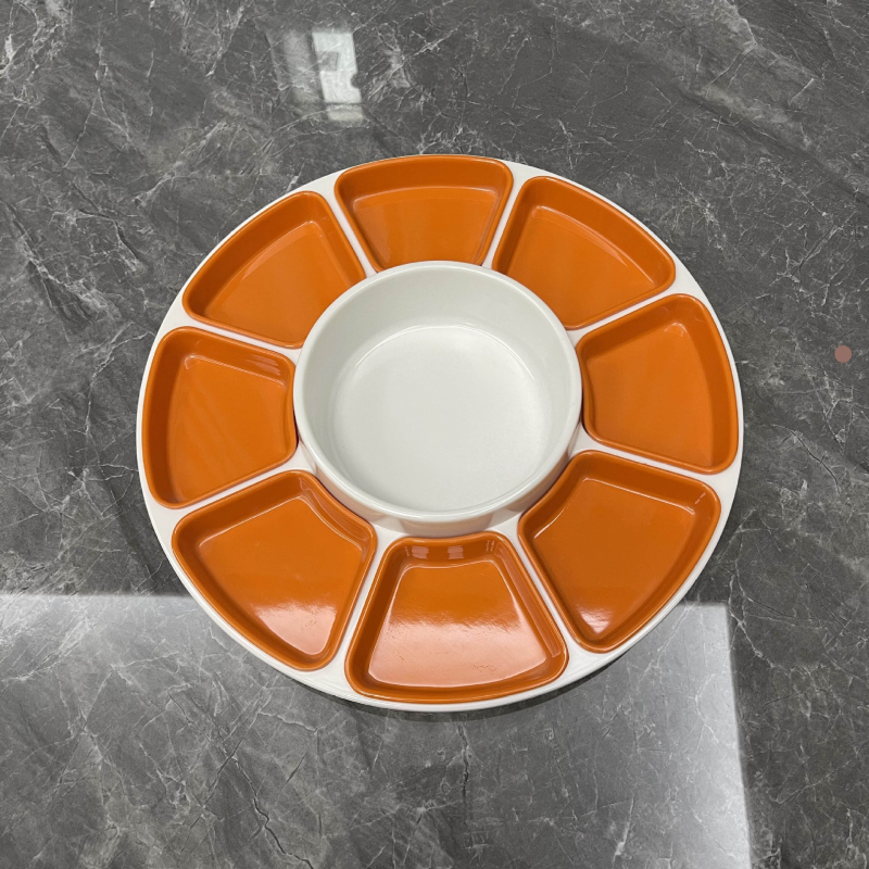 Меламиново блюдо с четири секции за гарнитури — квадратна форма, модерен минималистичен стил; подходящо за хотели, хранене, кафе и чай.