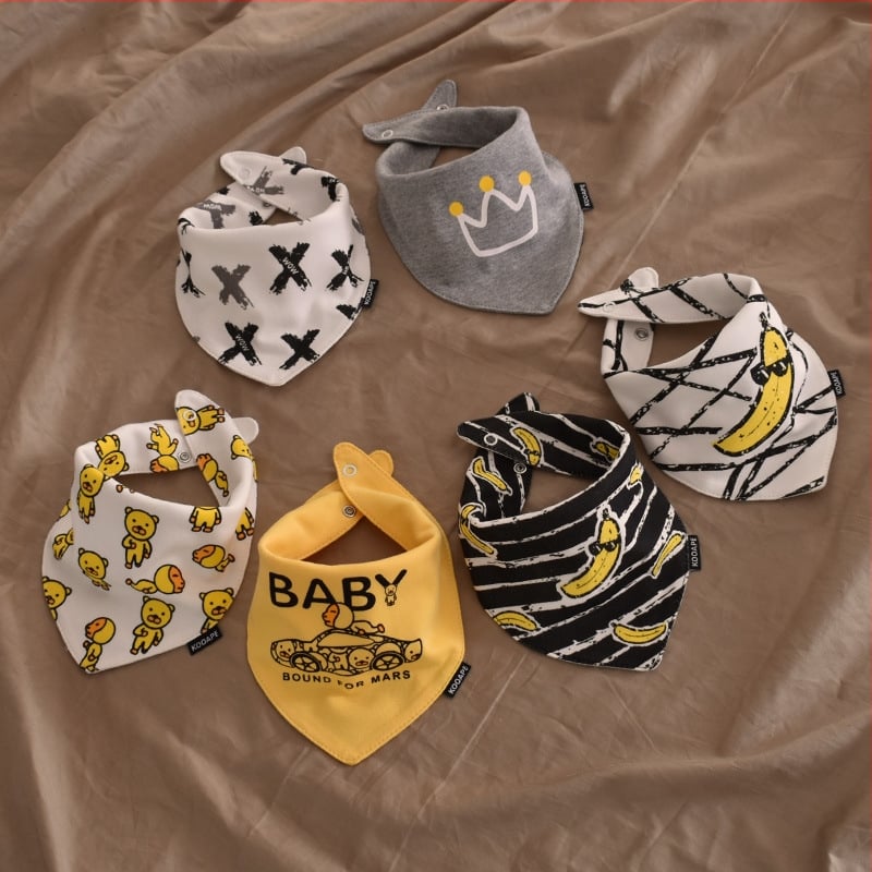 Háziállat számára pamut háromszög sál kartun mintával, sima szövés, nyomtatás, egész éves használatra