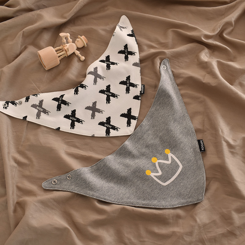 Háziállat számára pamut háromszög sál kartun mintával, sima szövés, nyomtatás, egész éves használatra