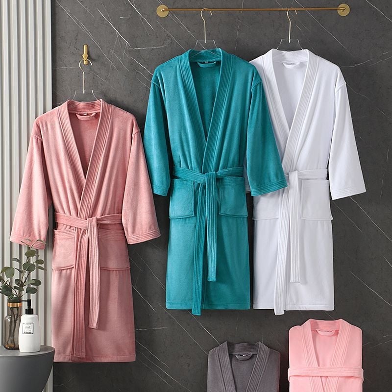 Унисекс халат за хотел от чист памук, тегло 1000 г, бързосъхнещ, с бродиран логотип