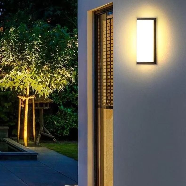 Vanjsko zidno svjetlo za ulaznu okućnicu – aluminijsko kućište, Cree LED, 220V, IP66, trajanje 5000 sati