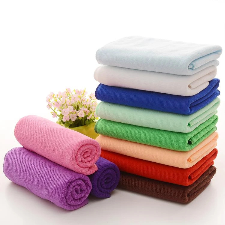 Салонна кърпа за сушене на коса от микрофибър с нано‑суперабсорбция, плоско тъкане, 32 нишки, под 50 g