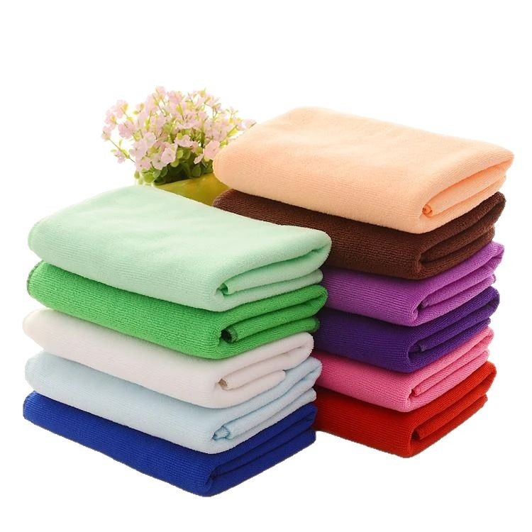 Салонна кърпа за сушене на коса от микрофибър с нано‑суперабсорбция, плоско тъкане, 32 нишки, под 50 g