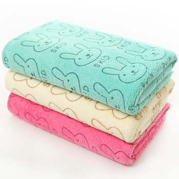 Кърпа за сушене на коса от микрофибър с принт на мультяшен герой и бродиран логотип, персонализирана обработка; Материал: 80% полиестер + 20% полиамид; Тегло: 50–80 г/м²; Процес: печат