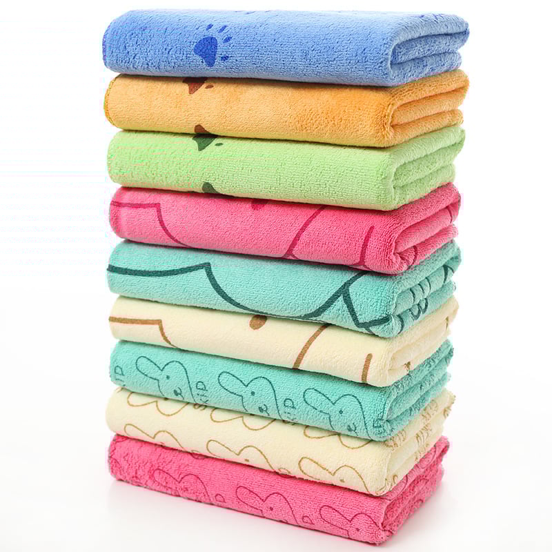 Кърпа за сушене на коса от микрофибър с принт на мультяшен герой и бродиран логотип, персонализирана обработка; Материал: 80% полиестер + 20% полиамид; Тегло: 50–80 г/м²; Процес: печат