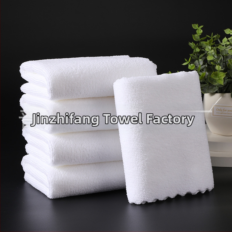 Hotelový uterák, 100% polyesterové vlákno, jemné vlákno, ploché tkanie, 42 g, nasiakavosť 11–15 s