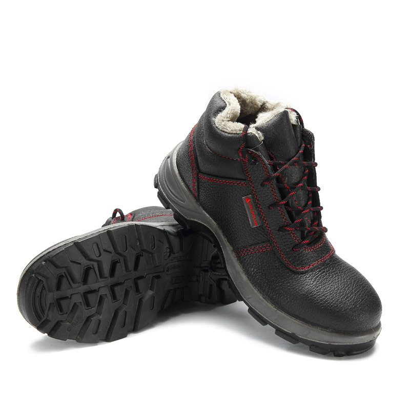 Изолирани предпазни обувки, модел 301105, висока горна част с PU подметка, 18kV изолация, студоустойчиви, против удар и пробив