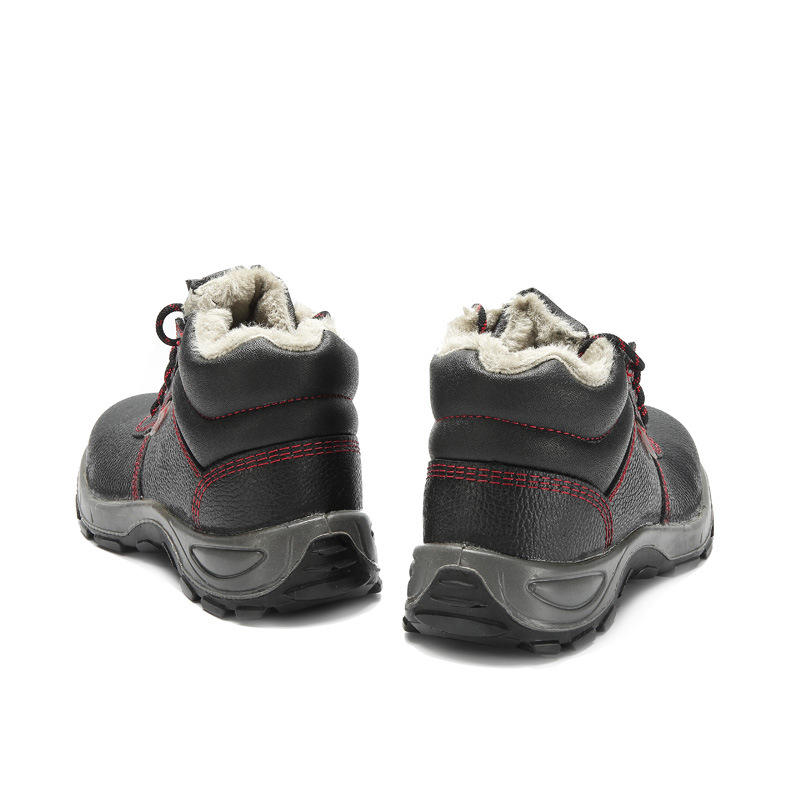 Изолирани предпазни обувки, модел 301105, висока горна част с PU подметка, 18kV изолация, студоустойчиви, против удар и пробив