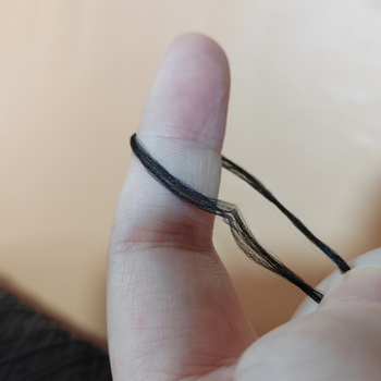 Νήμα άκρων — Πολυεστερικό μεταξωτό νήμα με χαμηλή ελαστικότητα, 1 kg, βαφόμενο, κατάλληλο για πετσέτες, ρούχα και οικιακές ύφασες